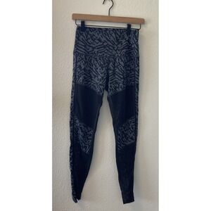 Lululemon Women's Leggings Hot to Street Black Animal Mesh Size 6 Yoga Pant